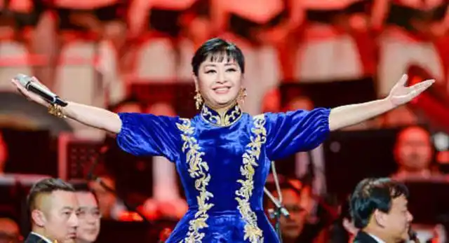 04殷秀梅选择一个人从法国回到中国工作生活,她与菲利浦也开始了长