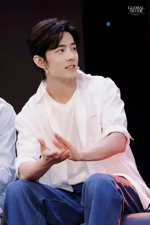 肖战#肖战的笑容好治愈~期待肖战《玉骨遥》,一起看大神官时影#肖战