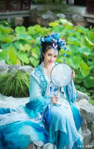 清新淡雅古装古风仙女,荷花池蓝衣美女写真照
