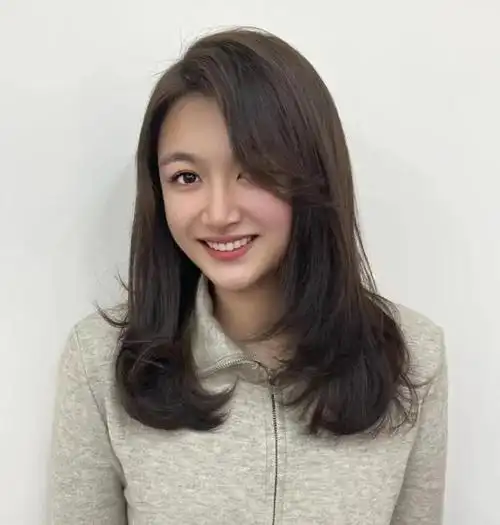 适合圆脸的发型2023最新款图片,2023年持续走红的四款发型,适合20-40