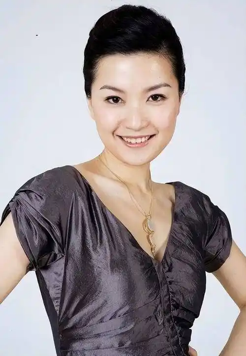 陈蓉近照,她46岁了,还是那样优雅!