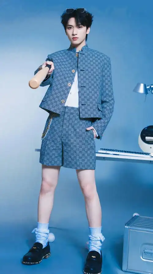 我是来揍你的@时代少年团-严浩翔#和严浩翔点亮微博之夜