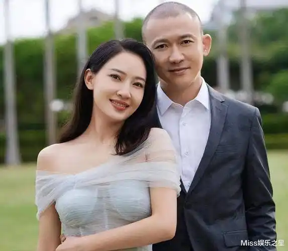 每月领百万生活费管家,秦子越为婆婆穿鞋,把聂远照顾得无微不至_衣服