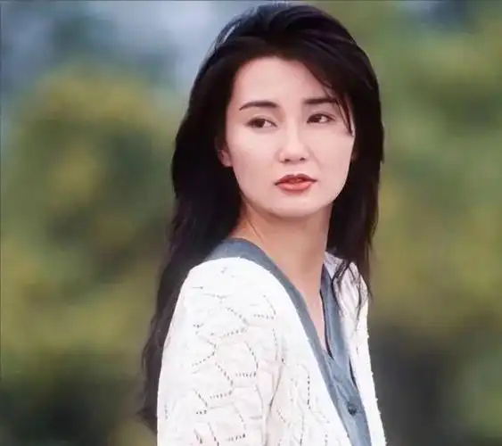 曼神张曼玉日常穿搭很大方照着搭优雅又气质