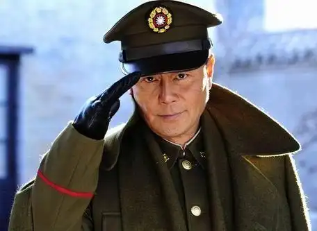 其实小编认为,陈德凯利用女生对他的喜欢骗取自己的利益,这一件事情做