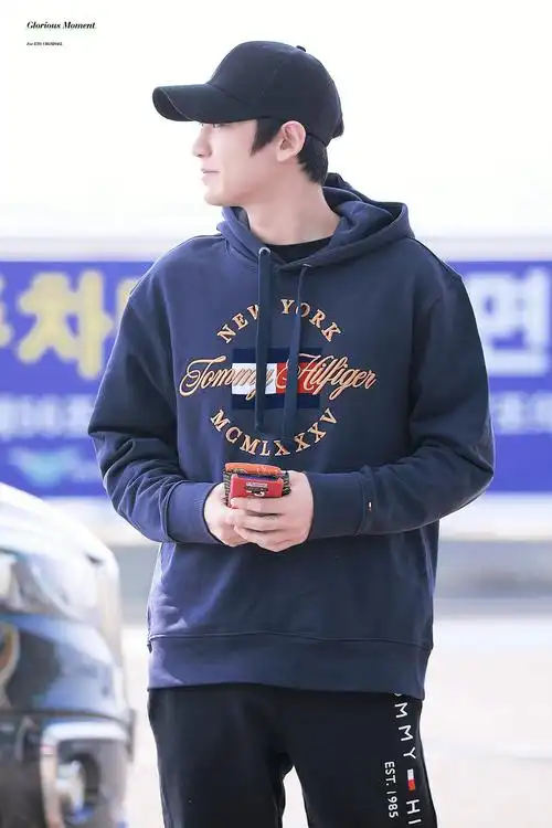 朴灿烈 chanyeol 机场