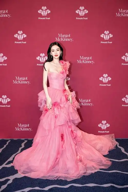 卷发|礼服|杨颖_网易订阅