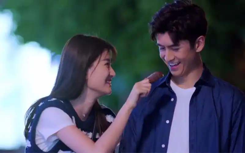 【张云龙 乔欣】小情侣的日常之一瓶饮料两根吸管