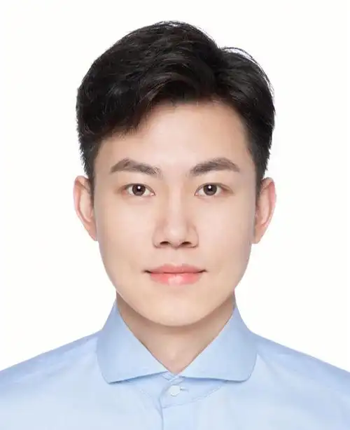 带小谢同学体验天真蓝严肃证件照