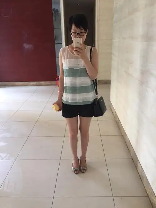 07.01 梅雨季节到昨天算是极致了,今天放晴后好燥热,忽然只想穿短裤.