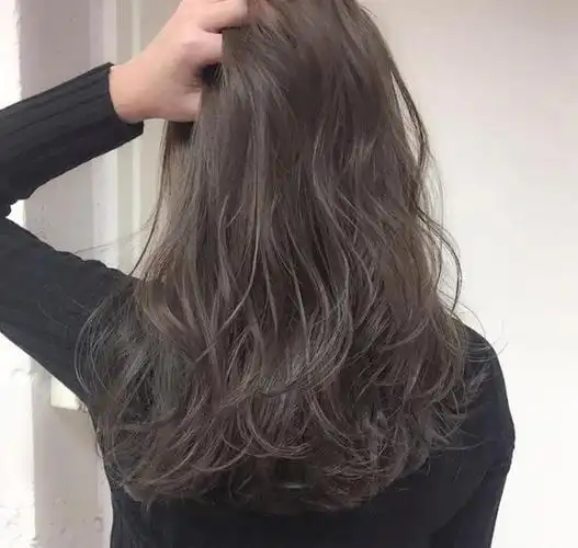 空气感中长卷发 温柔小野猫上线|发型|中长发|空气_新浪新闻