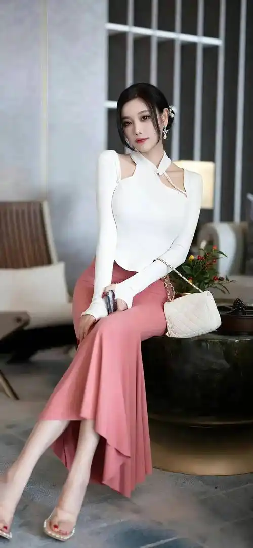 女神杨晨晨s型身材前凸后翘?性感迷人,大饱眼福!