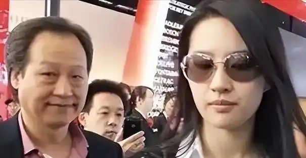 独宠刘亦菲20年让杨采钰手握一线资源陈金飞到底有多豪气