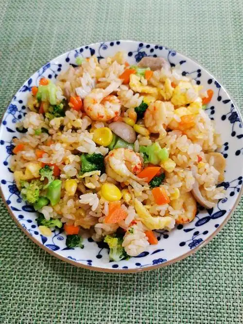 小龙虾仁蛋炒饭