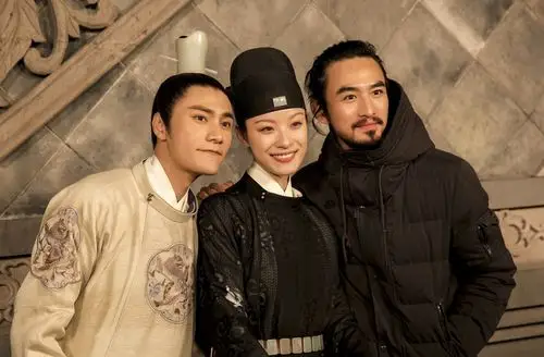 陈坤《凰权弈天下》杀青 动情落泪"献吻"倪大红