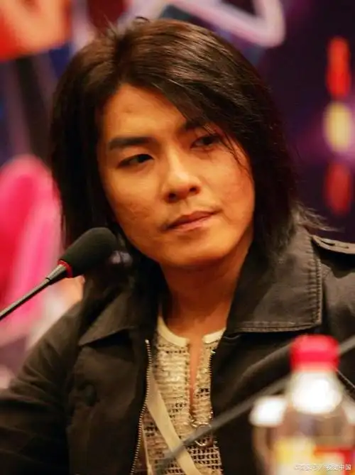 阿杜的《撕夜》让我梦回初中