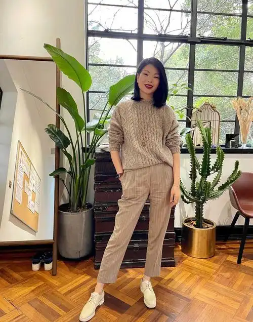 39岁吕燕身材一点不走样,178身高穿什么都好看,不愧是国际超模