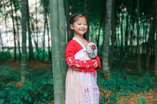 小金星斯麦尔幼儿园大班女生个人照