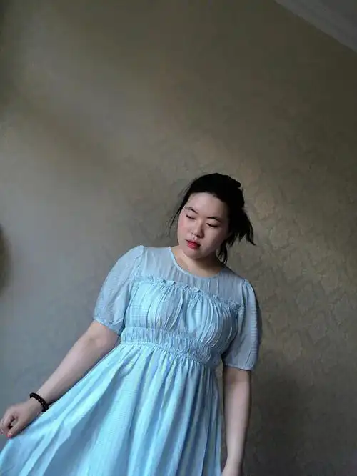 150斤大码女孩的荷宝娜浅蓝色公主裙