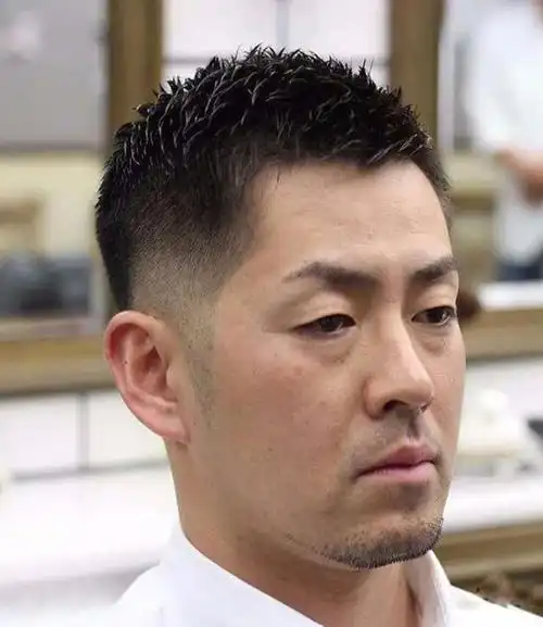 男人到了中年,气质是"油腻"还是"高级",看他留的发型就知道