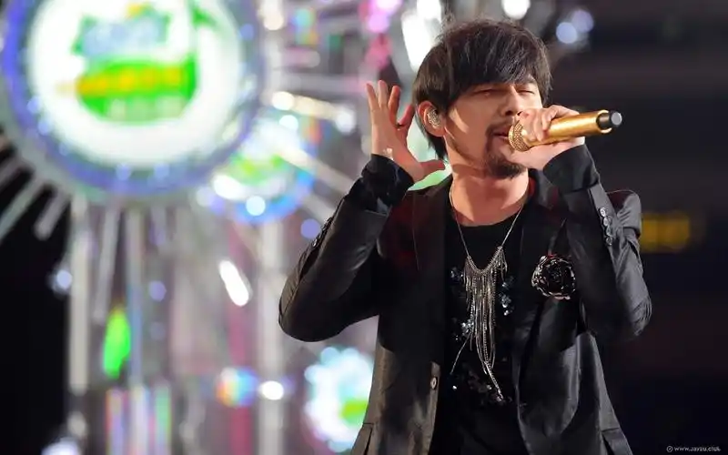 电脑桌布周杰伦雪碧代言封面及颁奖桌布补