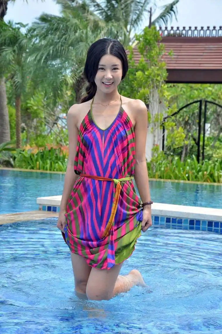 李小萌高清美照 气质清新萌萌身材好