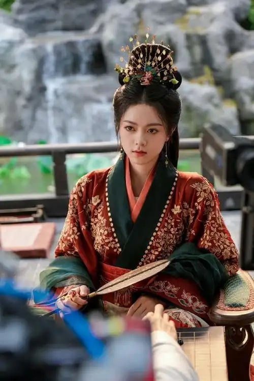 赵今麦演的18岁vs38岁##赵今麦古装剧仪态#麦麦古装仪态好美