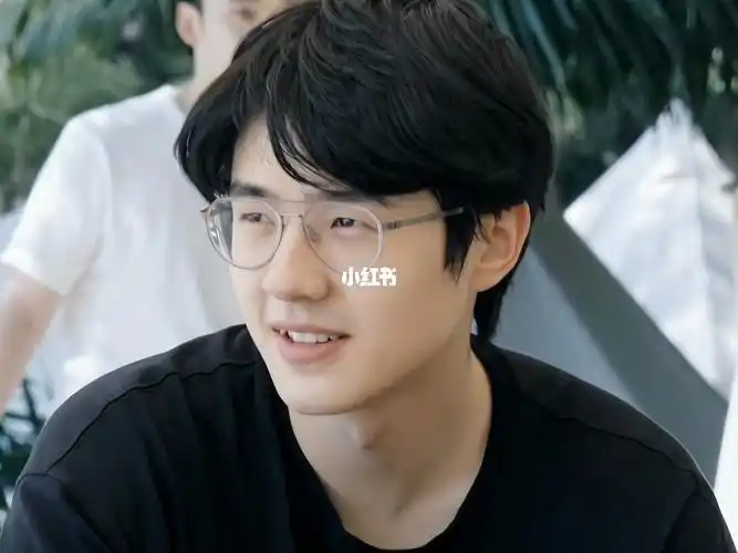 没人能拒绝刘昊然的虎牙笑