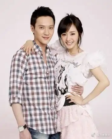 在结婚前,冯绍峰的绯闻对象就有杨幂,林允等女艺人.