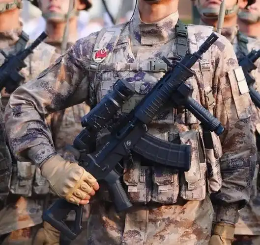 除了解放军自己装备的携行具,不少国产单兵战斗装具已经走向世界,不仅