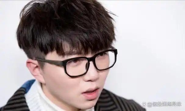 毛不易:从男护士到音乐人