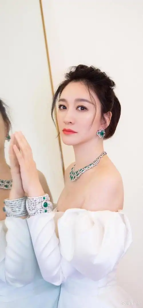 但孙东海发现李小冉真是个好姑娘,就动了真心,一定要追到她.