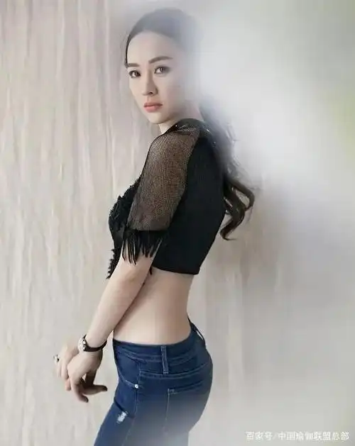 41岁霍思燕从甜心胖妞蜕变成性感辣妈,暴瘦70斤的秘密隐藏在这里