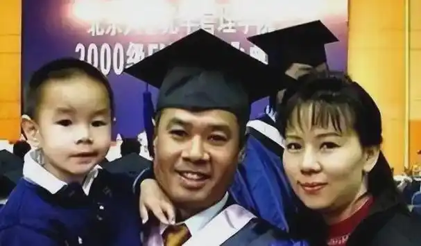 李宁之妻陈永妍:结婚六年无子,见证丈夫大起大落,44岁冒险生女