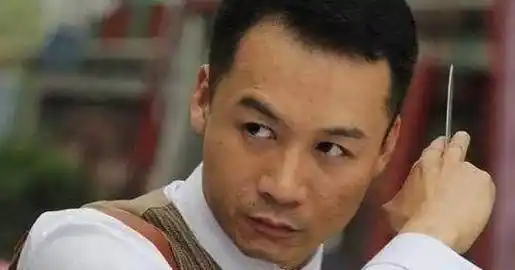 曾经是《天龙八部》里的虚竹,如今46岁的他,已不再踏入演艺圈_高虎