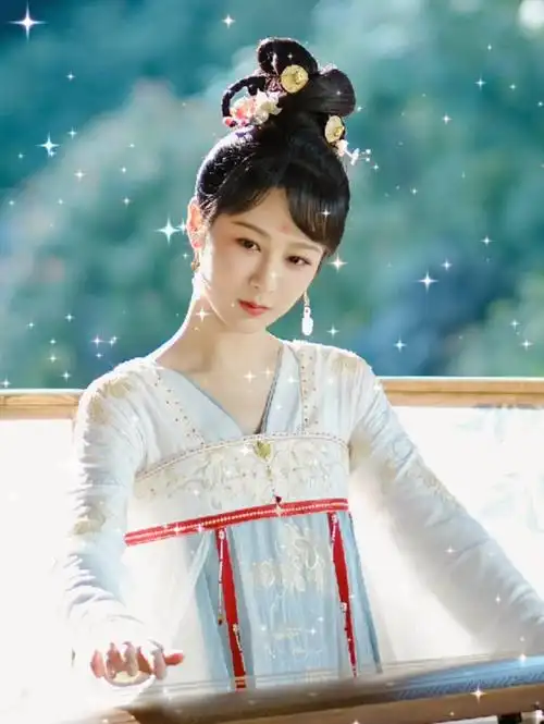 长相思,短相思,欲写一笺红豆诗,恐卿不肯知【杨紫】