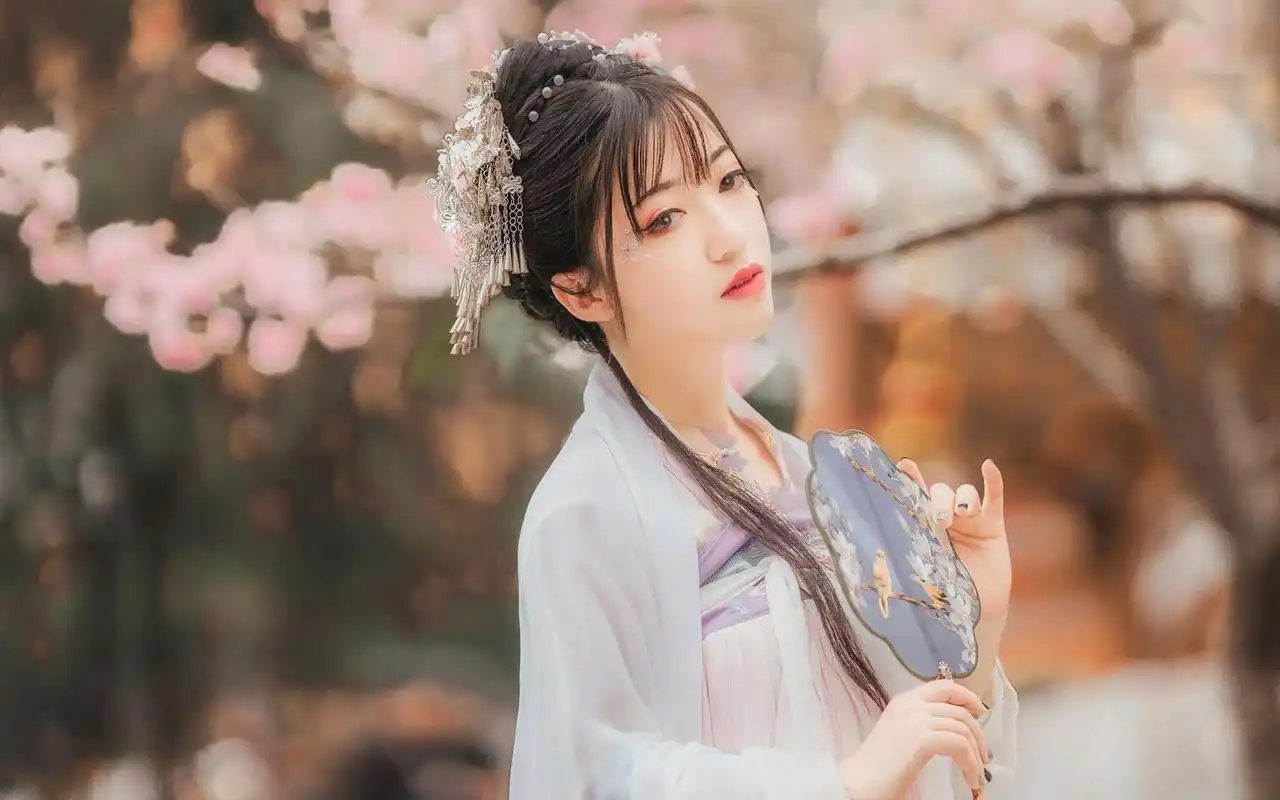 唯美古装少女甜美清纯元气户外迷人写真