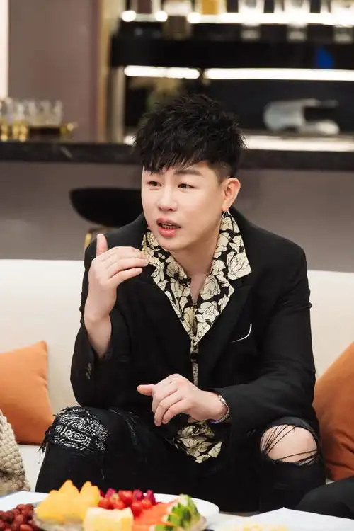 查看完整图片认真投入的胡老师自带帅气【胡彦斌】【图片】再见爱人第