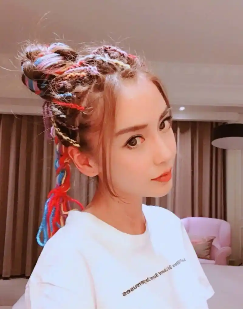 女明星脏辫造型:谭松韵俏皮,欧阳娜娜随性,最甜的是杨超越