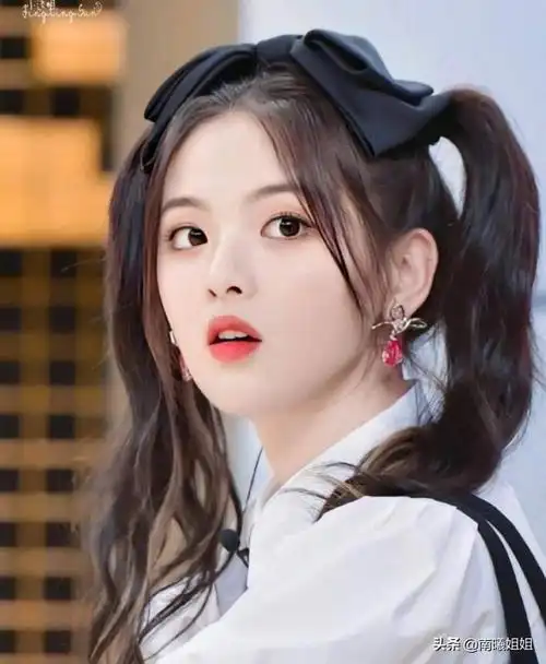 八字刘海配马尾图片3