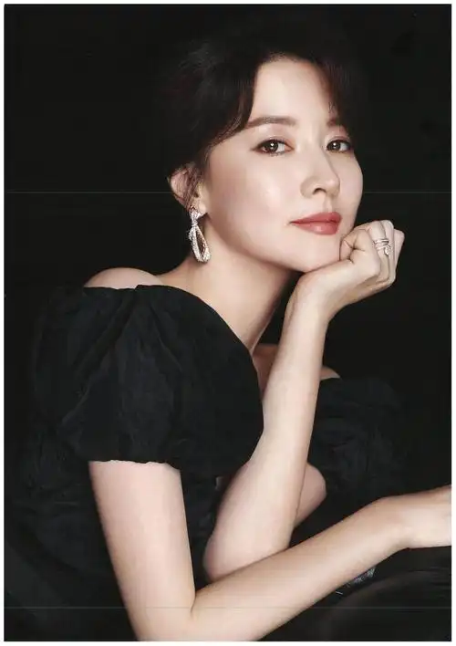 韩国影视明星@李英爱