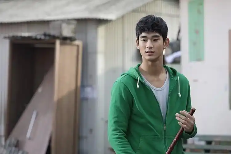 金秀贤伟大的隐藏者剧照