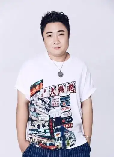 "喜剧演员"乔杉:是沈腾唯一看走眼的人,曾靠妻子摆地摊为生