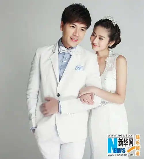 颖儿王传一婚纱大片曝光 甜蜜依偎尽显幸福(图)
