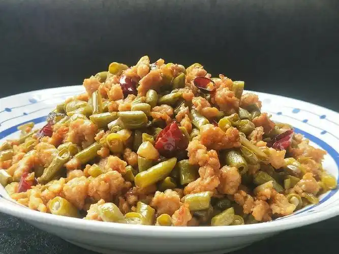 【消暑美食】超级开胃下饭菜 ,酸豆角炒肉末,米饭立马扫光光