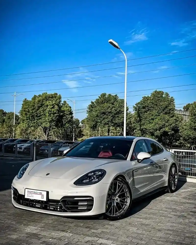 帕拉梅拉新车实拍,素车一阶动力可升85p.论颜#保时捷帕拉梅 - 抖音