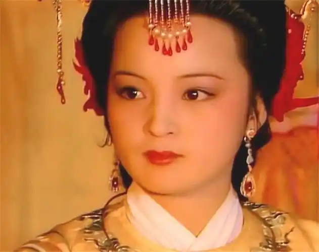 红楼梦元春与皇帝并无夫妻之实答案就在大观园里