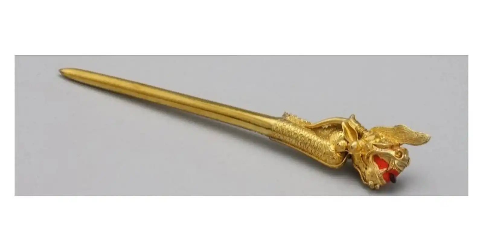 中韩两国龙簪 你更喜欢哪款 图1 2 我收藏的 清代银鎏金花丝龙发钗 龙