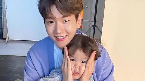 exo的边伯贤和女友red velvet的裴珠泫(irene)关系回暖的甜蜜细节?