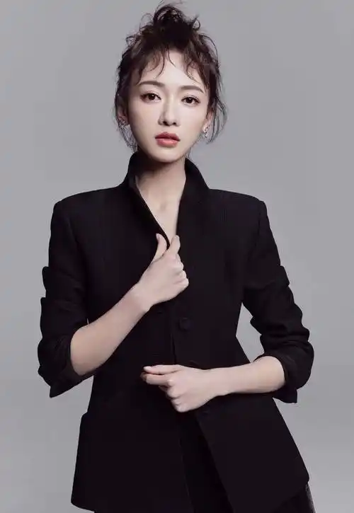 原创新晋女星吴谨言感情路坎坷交了多个男友皆是渣男还曾被家暴